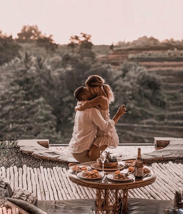 Старемся "вытянуть" друг друга: Холостяк 9 и его невеста раскрыли секрет силы своей пары