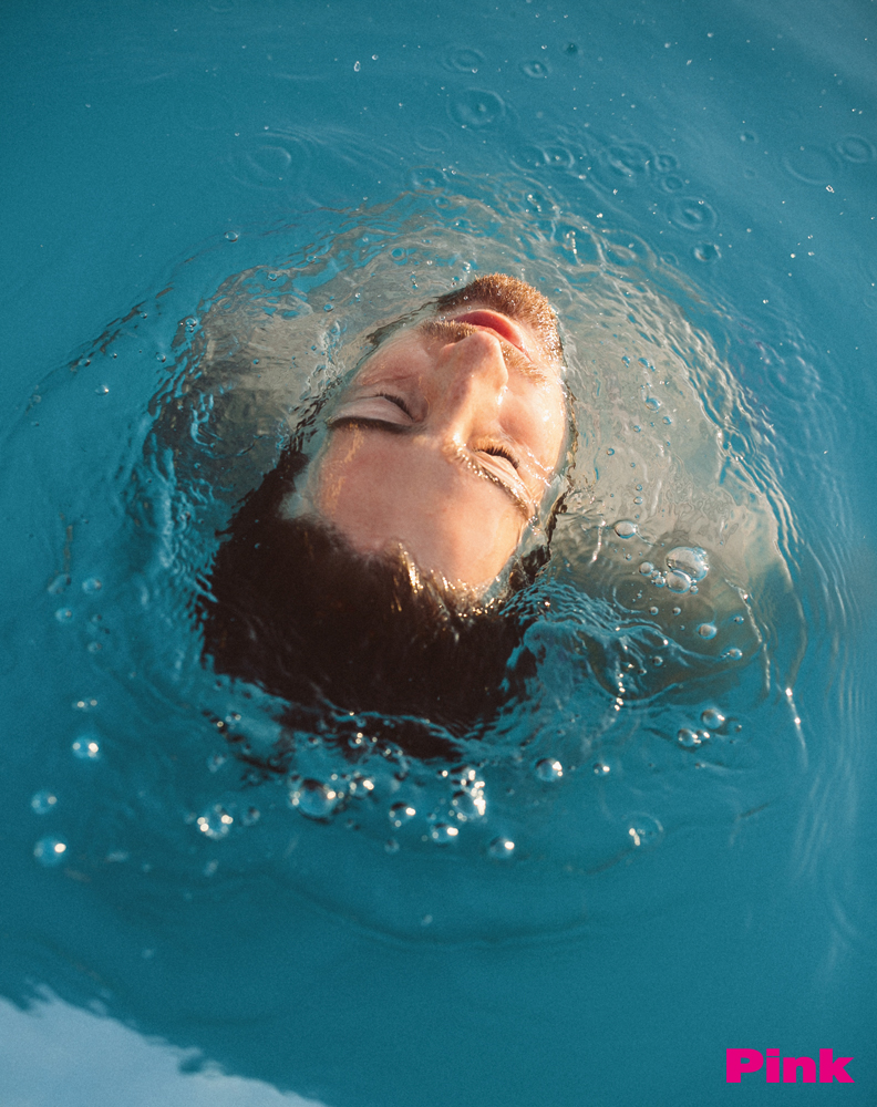 С ярким макияжем и на каблуках: Владимир Дантес поразил неожиданным образом