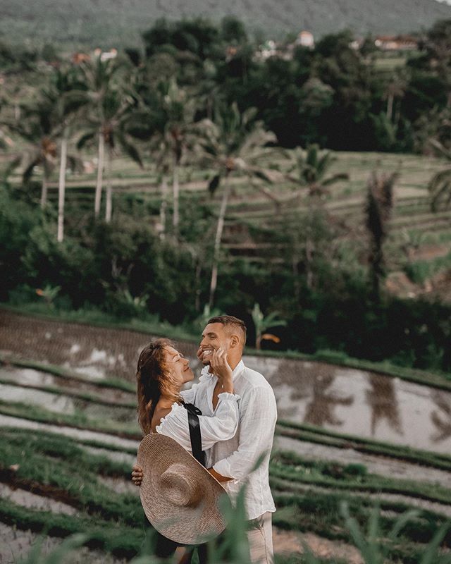 Старемся "вытянуть" друг друга: Холостяк 9 и его невеста раскрыли секрет силы своей пары