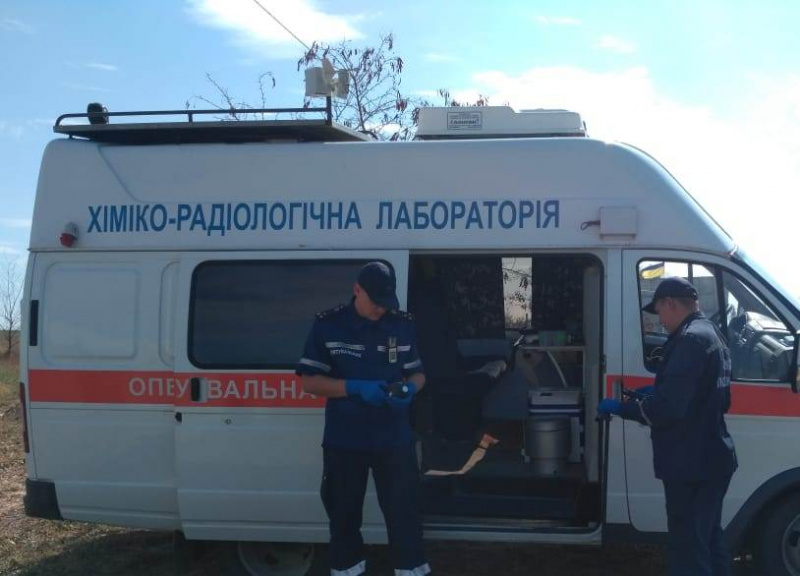 Выбросы "Крымского титана": в Херсонской области очистили 220 км дорог