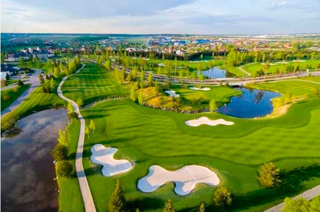 Стала відома вартість розкішних особняків Ані Лорак і Лободи в Росії (фото)