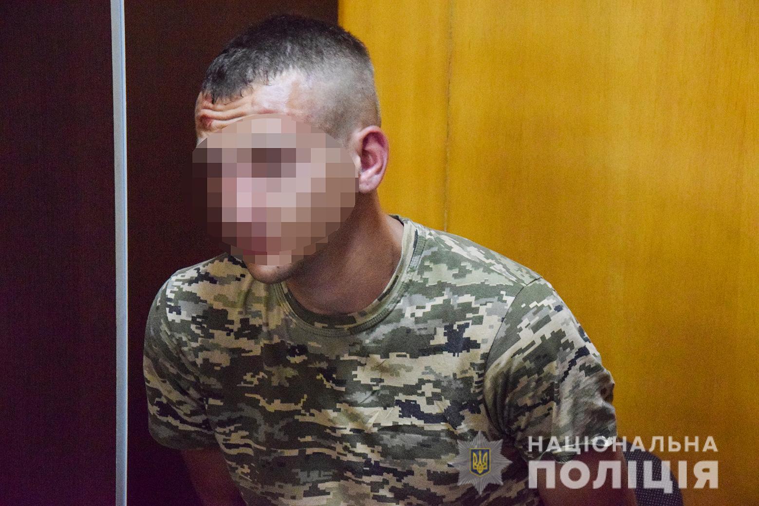 В Николаеве военный занимался разбоем: налетчик на мопеде грабил женщин (видео)