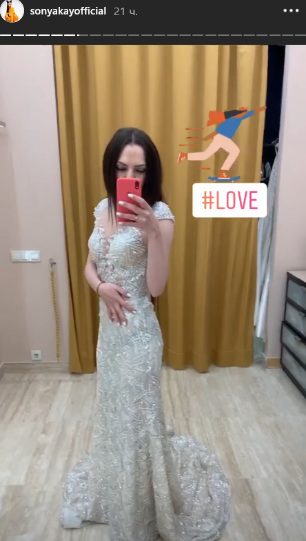 Не можу вибрати: племінниця Софії Ротару покрасувалася у весільних вбраннях