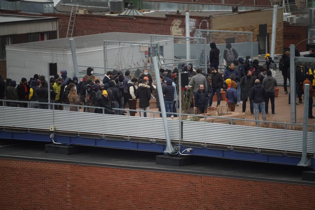 У Монреалі в офісі компанії Ubisoft, можливо, захопили заручників