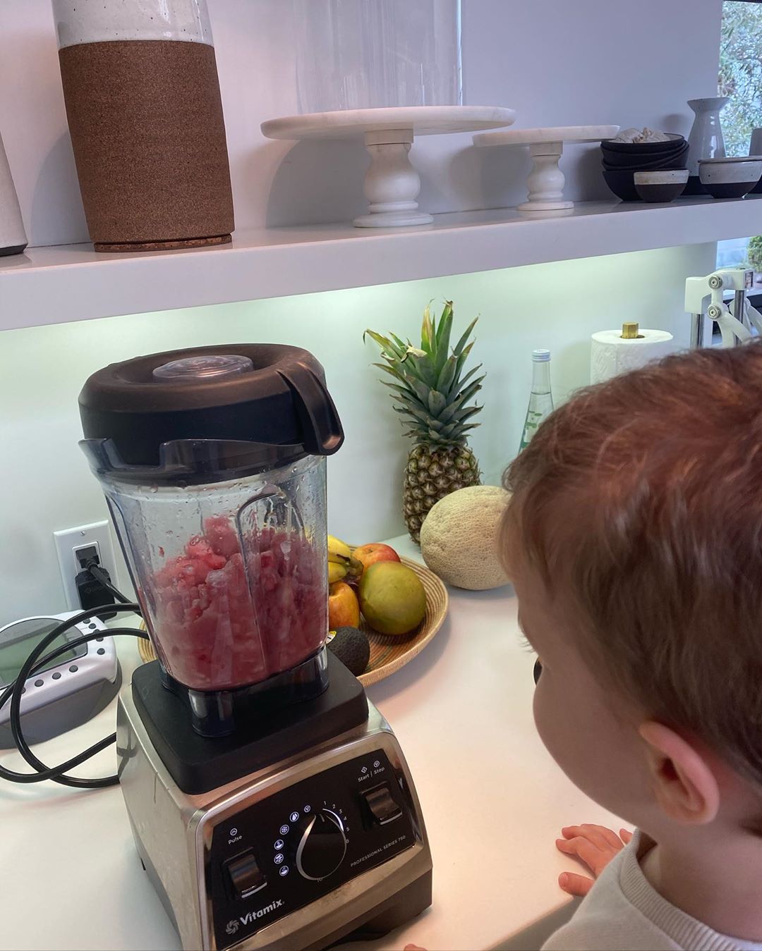 На кого похож? Роузи Хантингтон-Уайтли показала новые фото подросшего сына от Джейсона Стетхэма