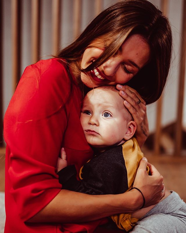 Необходимый элемент: Тодоренко дала важный совет молодым семьям и умилила фото мужа с сыночком