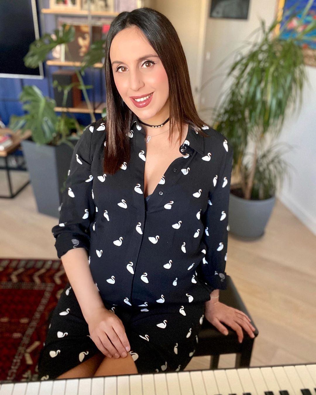 Царівна-лебідь: промениста Джамала зачарувала ніжним образом у сукні-халаті