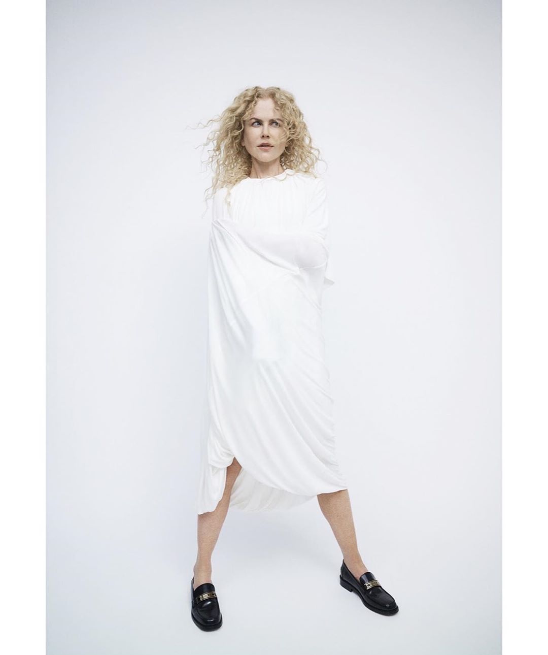 Стильна і струнка: 52-річна Ніколь Кідман блищить у зйомці для відомого глянцю