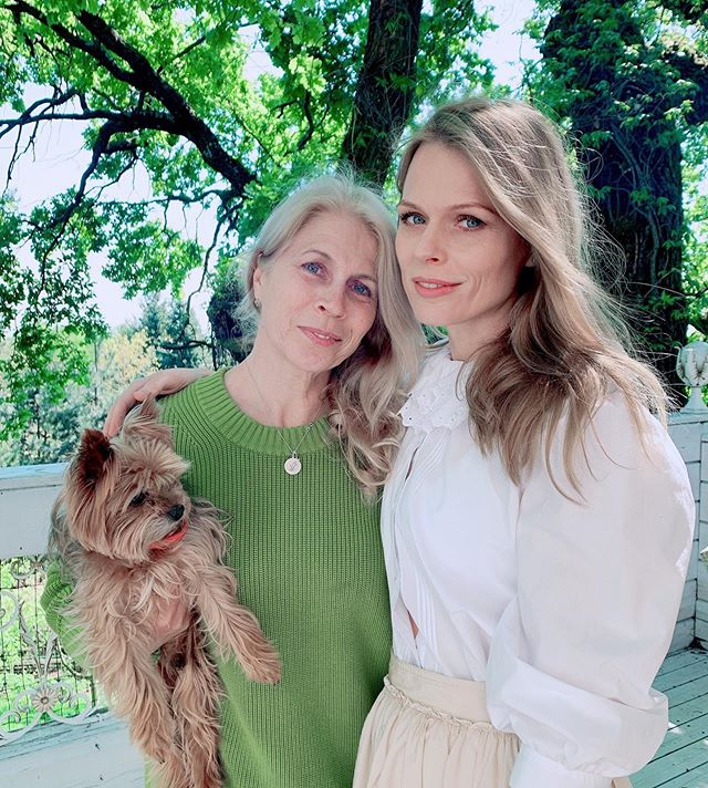 Как все похожи! Ольга Фреймут очаровала семейным фото и показала лицо сына-именинника