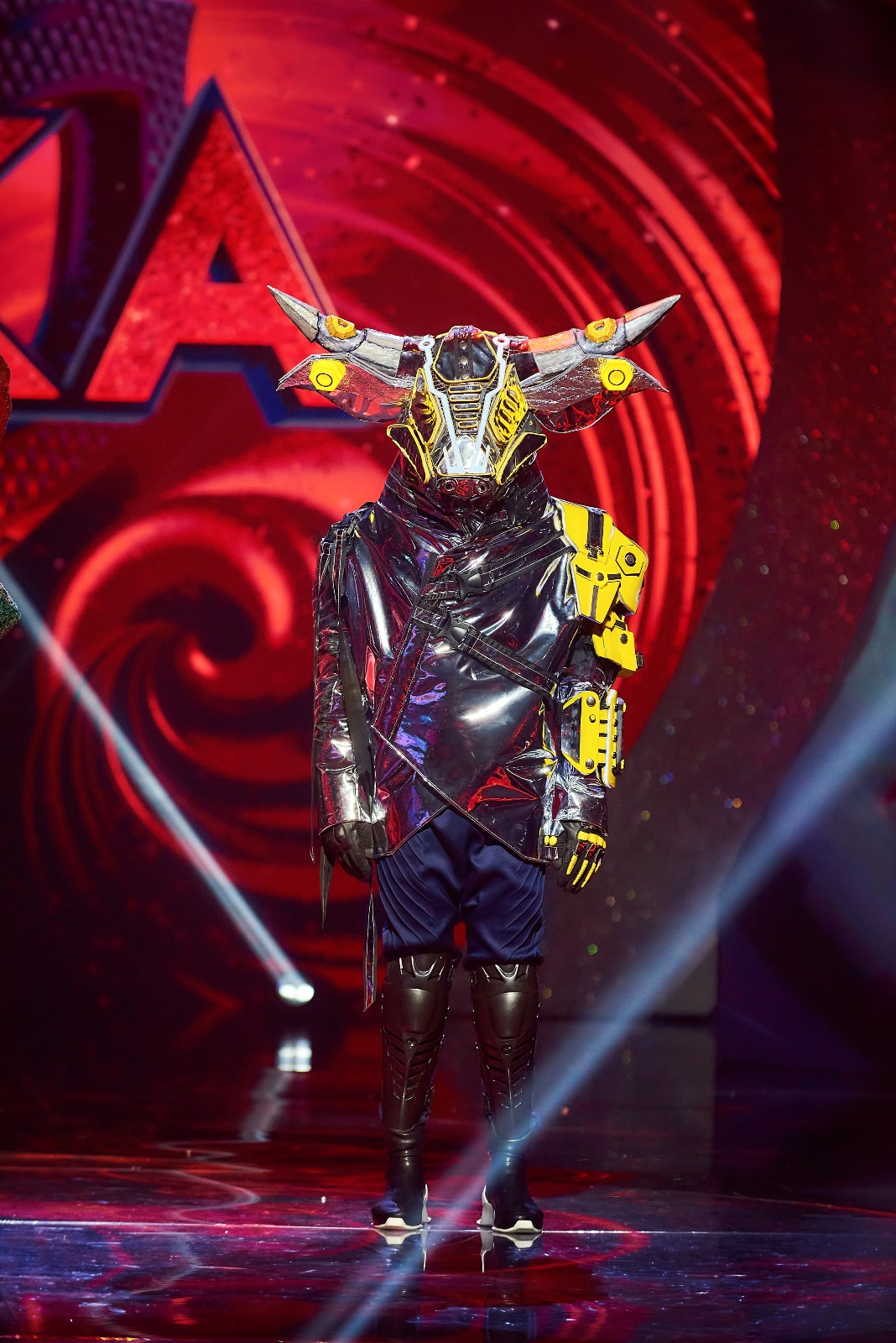 Олегу Віннику на шоу "Маска" знадобилася допомога лікарів: артистові стало погано