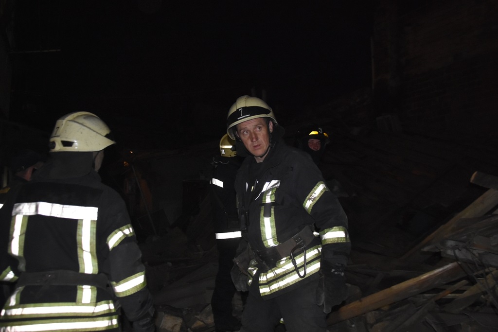 В Одессе в жилом доме рванул газ: спасение людей из-под завалов показали на видео