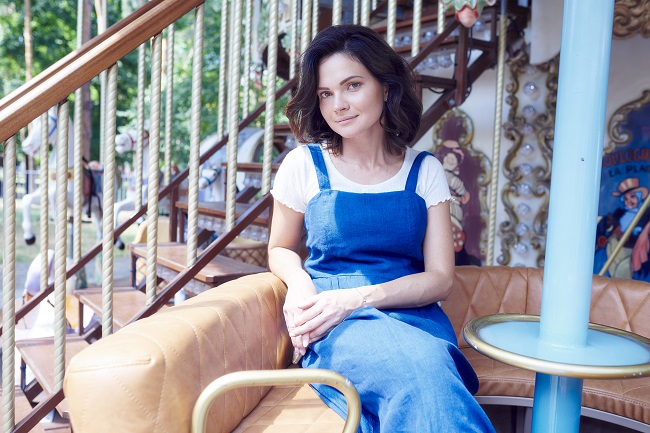 Шукала свій шлях: Катерина Астахова про кар'єру, сім'ю та новий проект "Три сестри"