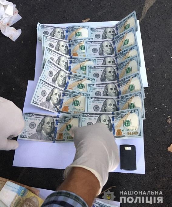 За тиждень у неправомірних діях викрили чотирьох поліцейських