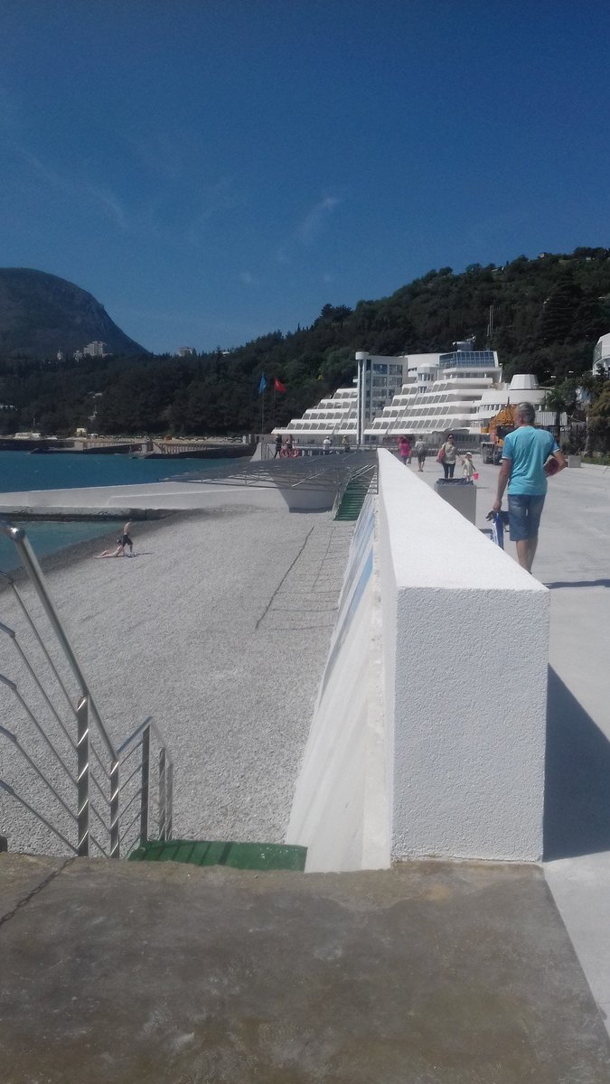 Восприняли день тишины слишком буквально: в Крыму показали опустевшие пляжи