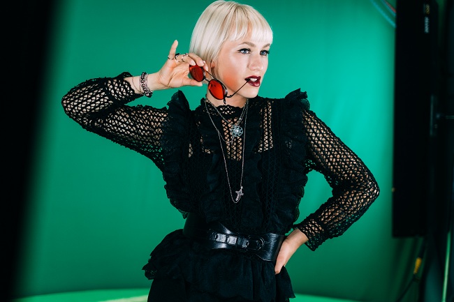 В стиле нео-нуар: Da-Sha project представила видео с постфеминистической идеей