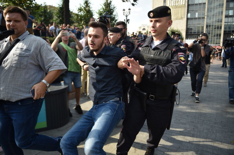 У Росії поліція затримала близько 300 учасників акції проти пенсійної реформи