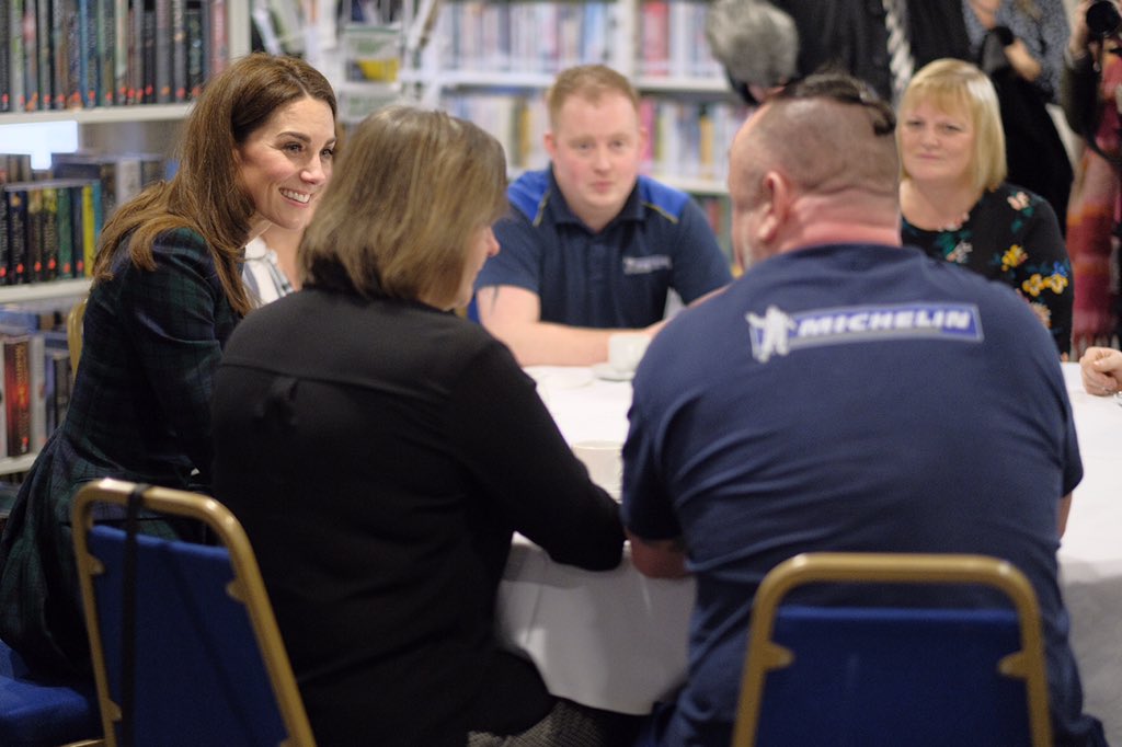 Кейт Миддлтон посетила Шотландию в клетчатом пальто семилетней давности