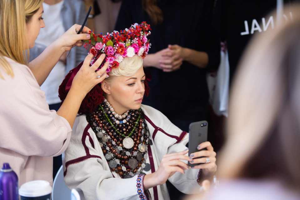 ONUKA знялася в "зірковому" благодійному календарі: фантастичні фото