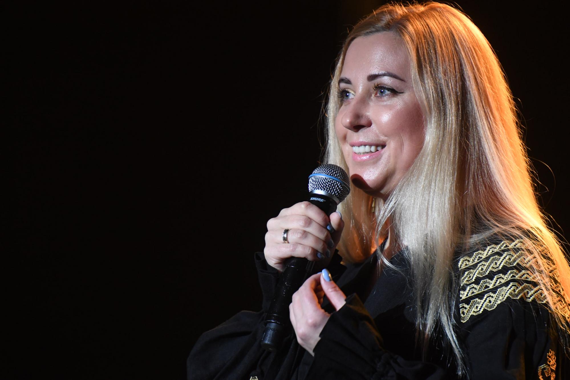 Украинские звезды собрали 150 000 гривен на спасение от разрушения дома Николая Леонтовича