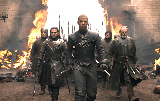 Уволить и заменить: фаны "Игры престолов" в бешенстве из-за финального сезона