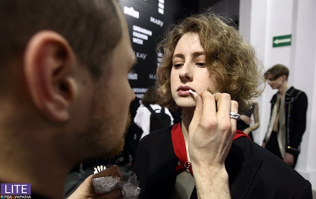 Заради любові: бекстейдж з показу FROLOV і SOVA, натхнених творчістю Мерк'юрі