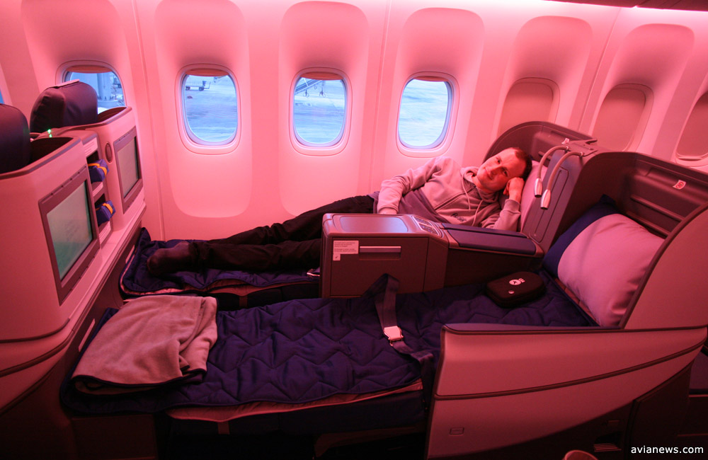 Крісла-ліжка і наворочені телевізори: фото з літака МАУ вражають