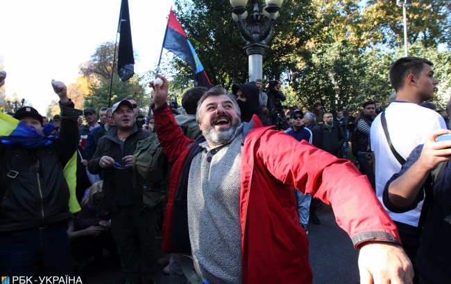 Покров без крови: как правые отметили день УПА и не пошли штурмовать Лавру