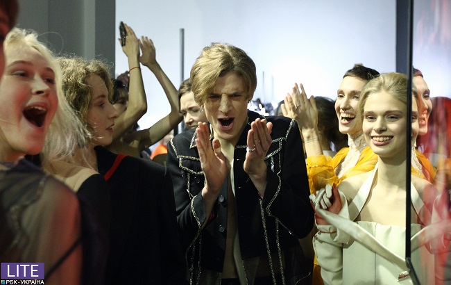 Заради любові: бекстейдж з показу FROLOV і SOVA, натхнених творчістю Мерк'юрі