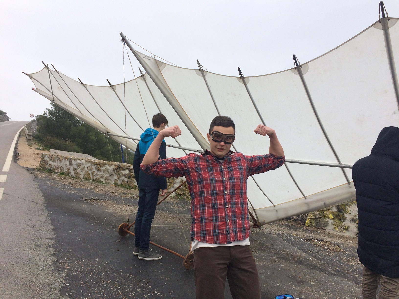 Будинок Флінстоунів і політ на дельтаплані: Антитіла вразили новим кліпом