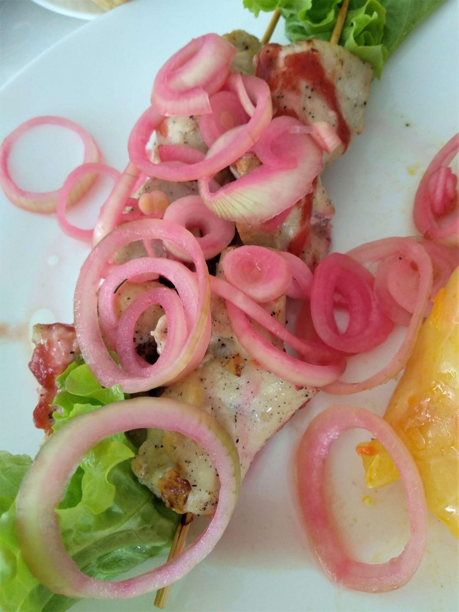 Появились фото блюд из столовой Чернобыля: голубцы и миниатюрные печеньки