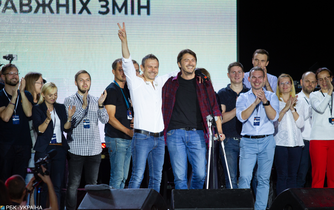 Лишились голоса: почему Вакарчук уходит из Верховной рады и кто его заменит