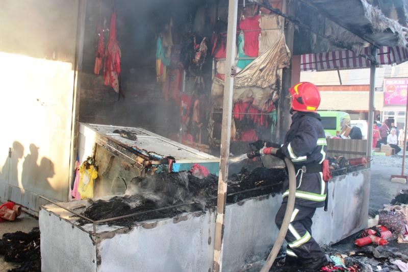 В Хмельницком горел вещевой рынок