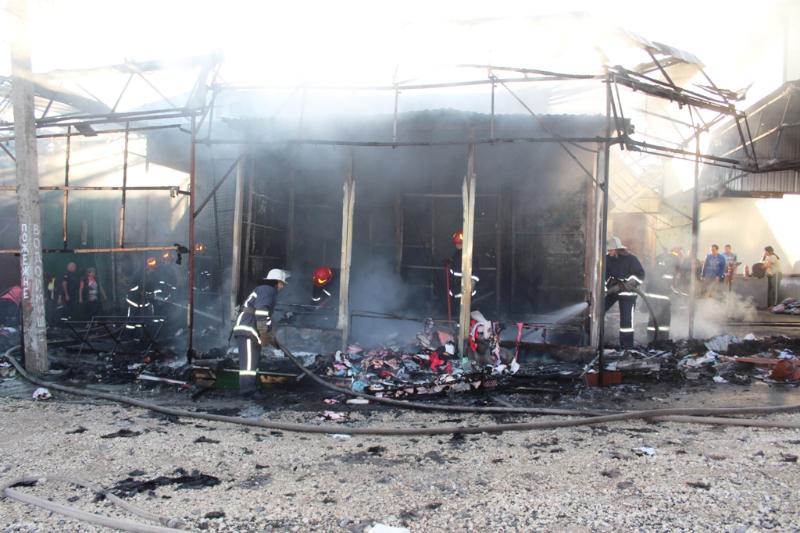 В Хмельницком горел вещевой рынок