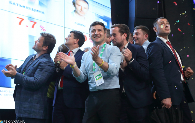 Вся президентська рать: як Зеленський формує команду влади і хто йому в цьому допомагає