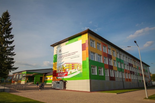 Дніпропетровстька область – одна із лідерів у створенні нового освітнього простору, - Порошенко