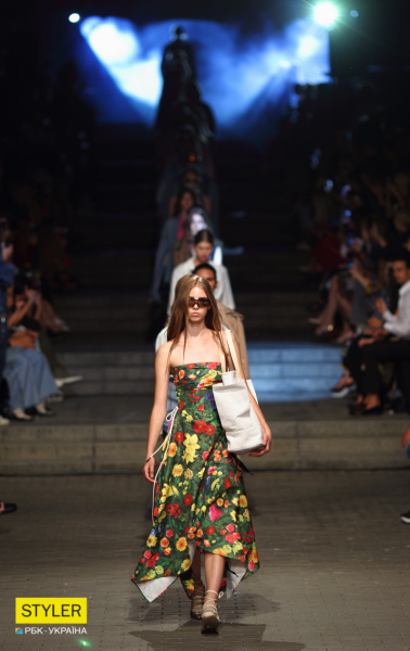 Огни большого города: в Киеве стартовала Ukrainian Fashion Week SS19