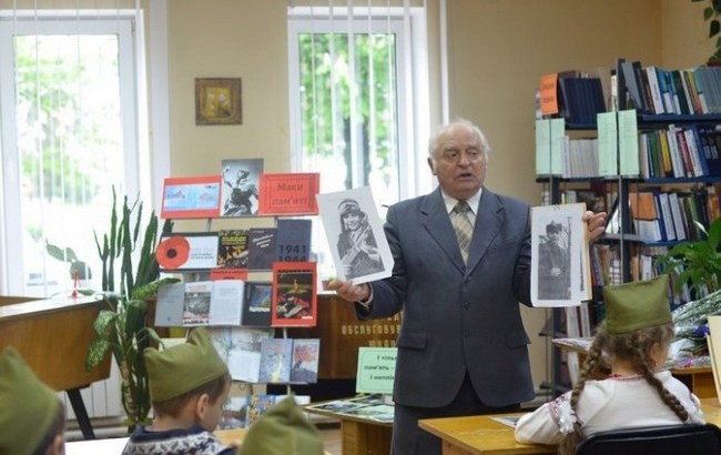 Коммунистическая символика и лекции для детей: скандал в школе под Киевом