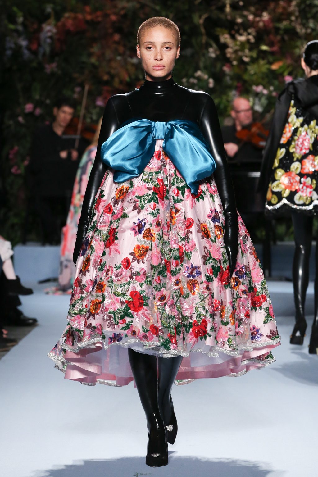 Яскраво і сміливо: колекція Richard Quinn AW19 підкорила Лондон (фото)