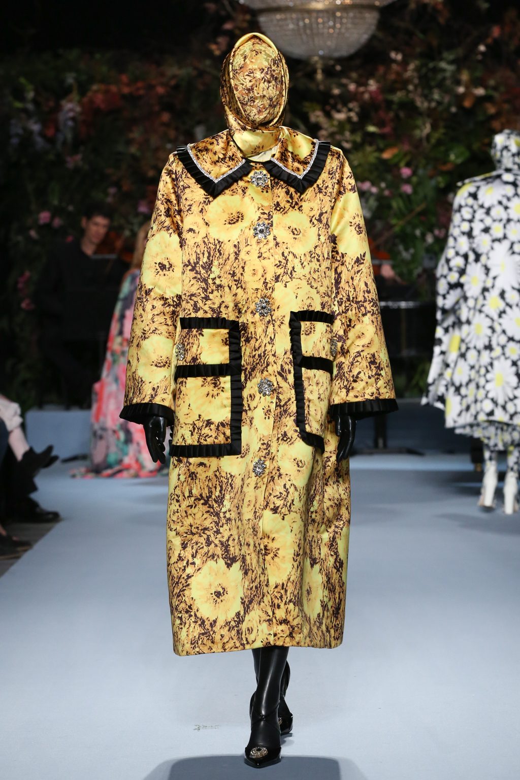 Яскраво і сміливо: колекція Richard Quinn AW19 підкорила Лондон (фото)