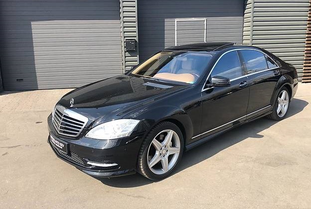 Квадроцикл и мамин "Запорожец": на чем ездят члены нового Кабмина