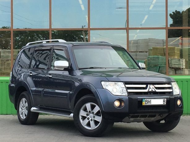 Квадроцикл и мамин "Запорожец": на чем ездят члены нового Кабмина