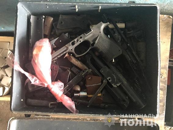 В Нікополі затримали членів банди "Біле братство" та оголосили підозру працівникам поліції