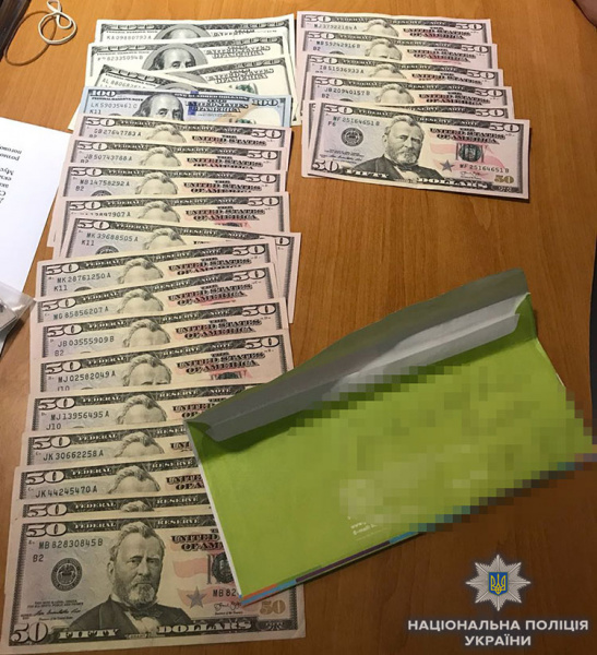 Нацполиция задержала на взяточничестве работников вузов в трех областях