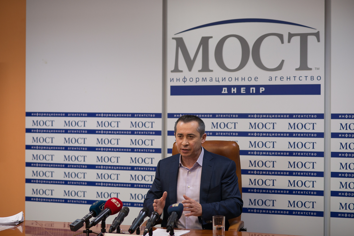 Проект бюджета Днепра-2017 "открывает двери" для разворовывания более миллиарда гривен, - Краснов