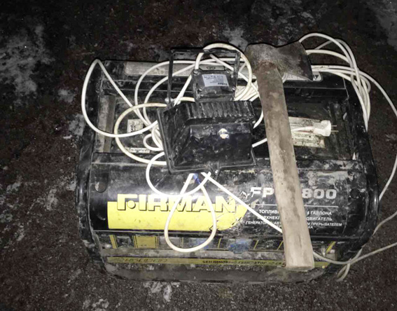 В Житомирській області поліцейські затримали п’ятьох шукачів бурштину