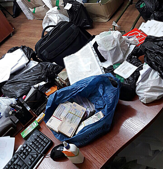 У Дніпропетровській обл. викрили організаторів незаконного видобутку марганцевої руди