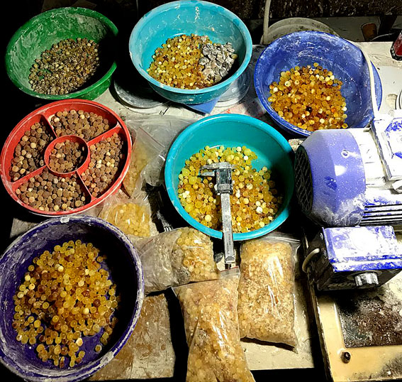 В Житомирской области полиция ликвидировала цех по обработке янтаря