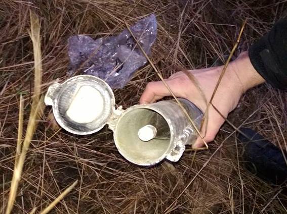 Поліція виявила три схованки зі зброєю в Дніпропетровській області