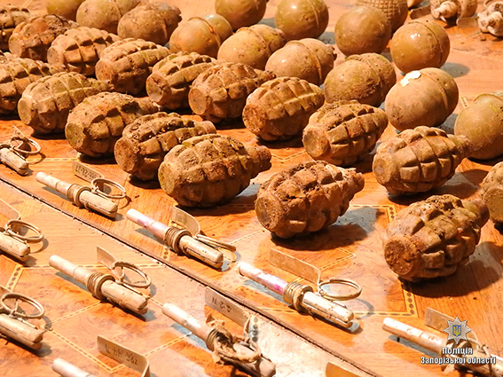 У Запорізькій області поліція виявила схованку з боєприпасами