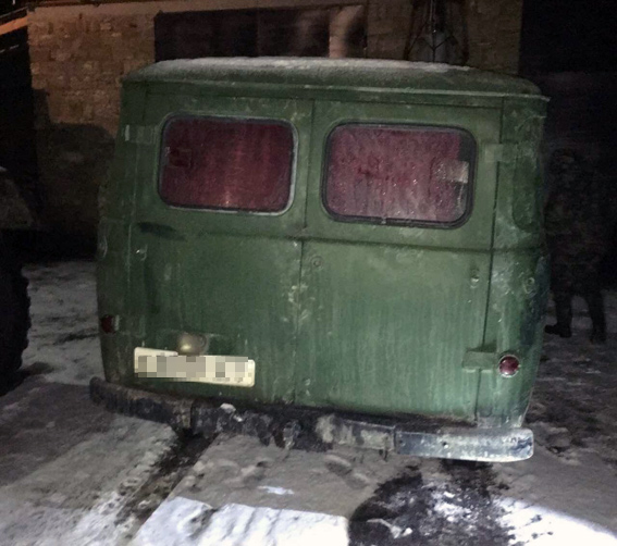 В Житомирській області поліцейські затримали п’ятьох шукачів бурштину